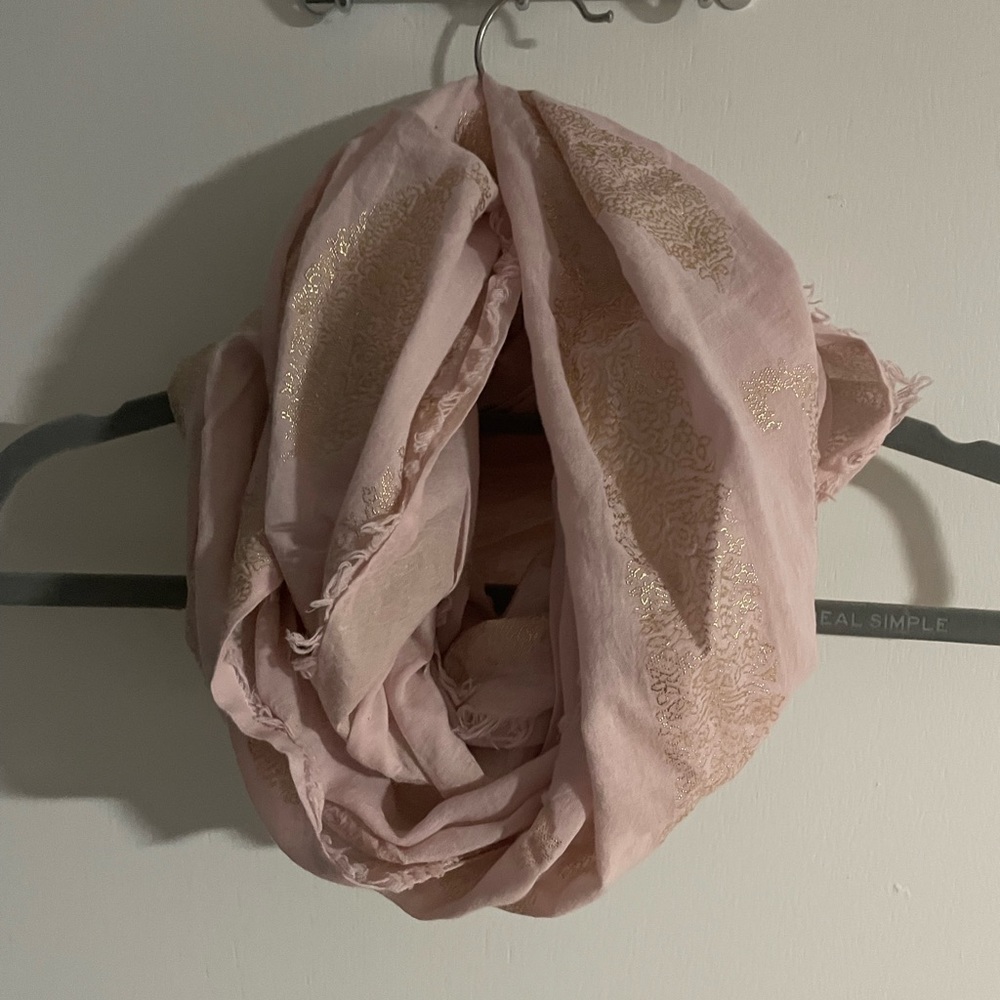 American Eagle Infinity Blush and Gold Scarf